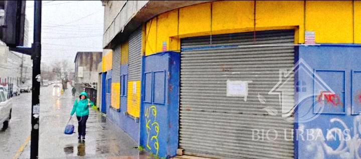 ARRIENDO LOCAL AMPLIO POR CALLE CARRERA