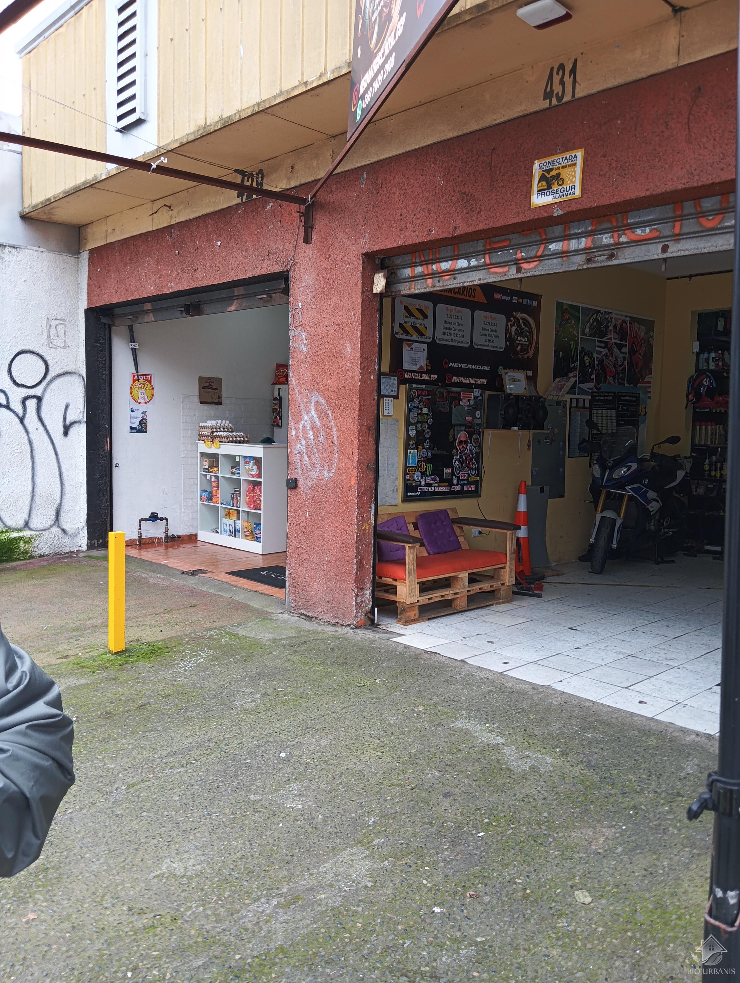 VENDO AMPLIO TERRENO CON LOCALES Y GALPÓN, CENTRO, CONCEPCIÓN 
